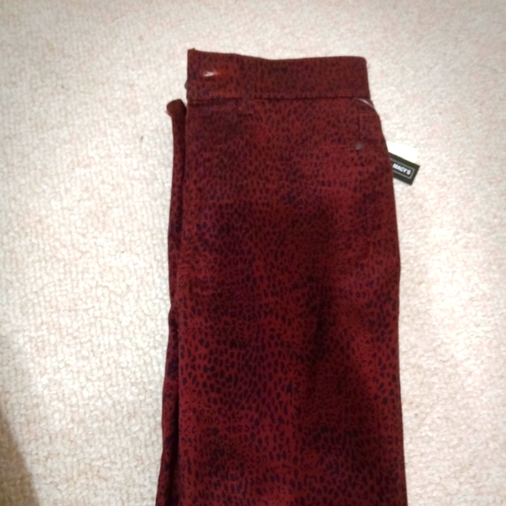 Burgendy pants
